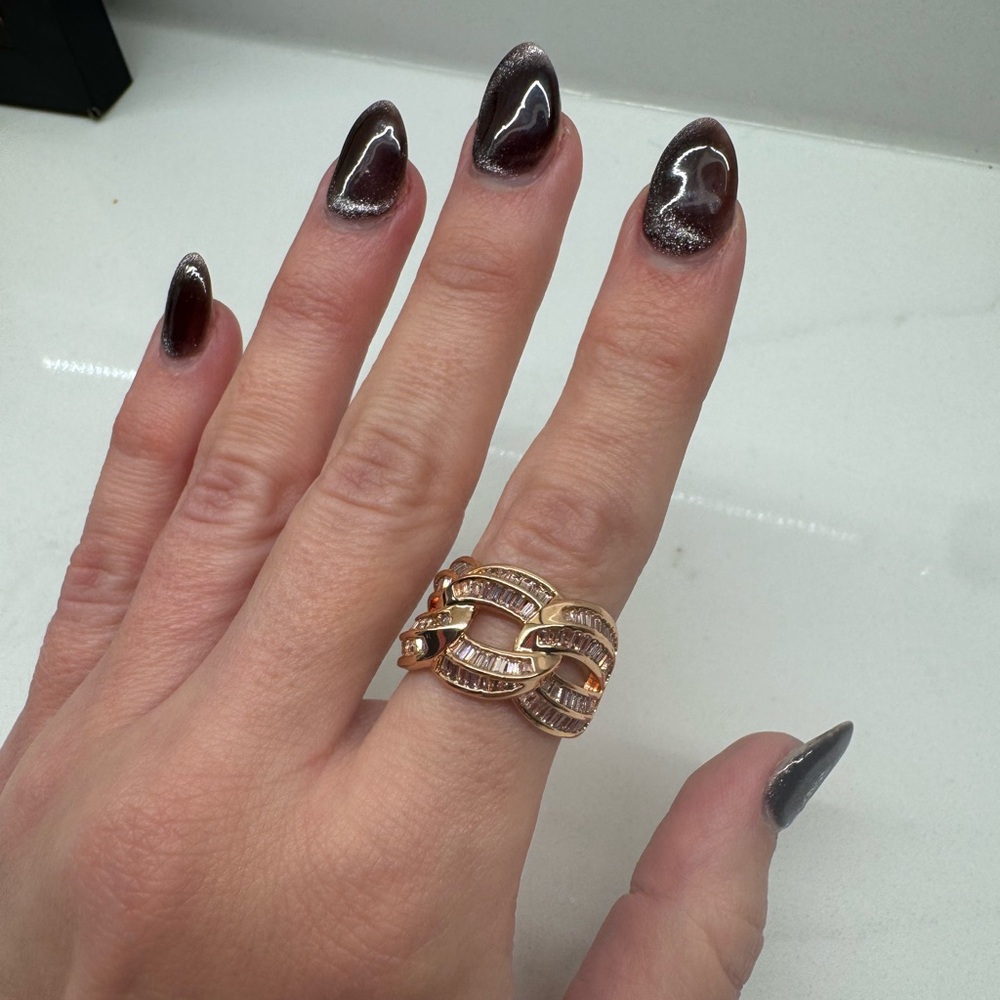 **UNICORN Elegant Rose Gold and CZ Chain Link Ring